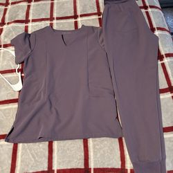 Women’s scrubs size small