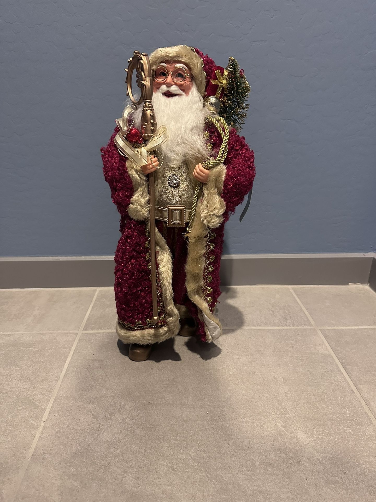 Christmas Santa Figurine NEW