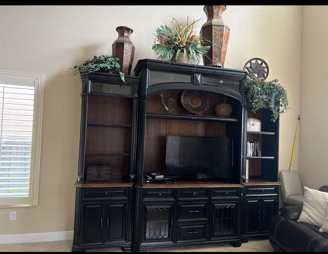 Wall Unit