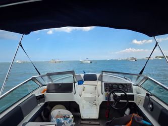 FOUR WINNS BOAT