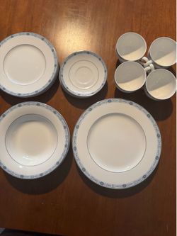 Mikasa Serena Blue  dinnerware set, service for 4