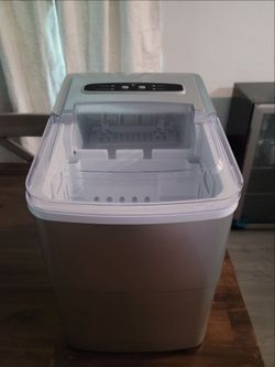 INSIGNIA PORTABLE COUNTERTOP ICE MAKER W/AUTO SHUT-OFF
