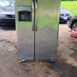 Refrigerator 