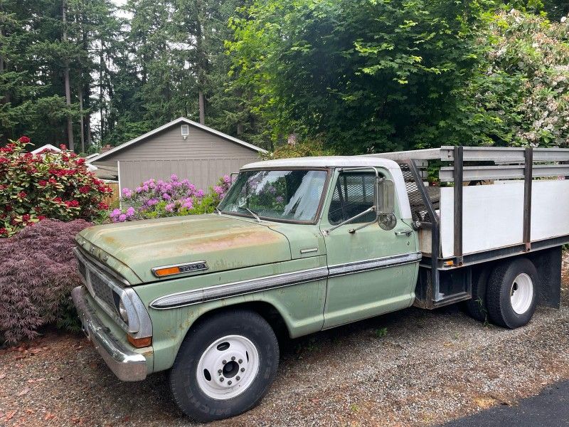 1970 Ford 350 Dually with dump action