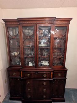 Dining Room Set - Antique Mahogany 9 Pieces