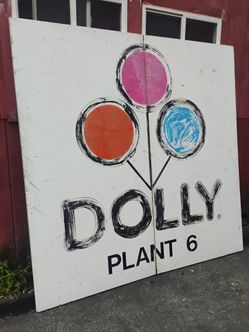 Dolly Toy sign