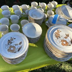 Set Of Dinnerware 