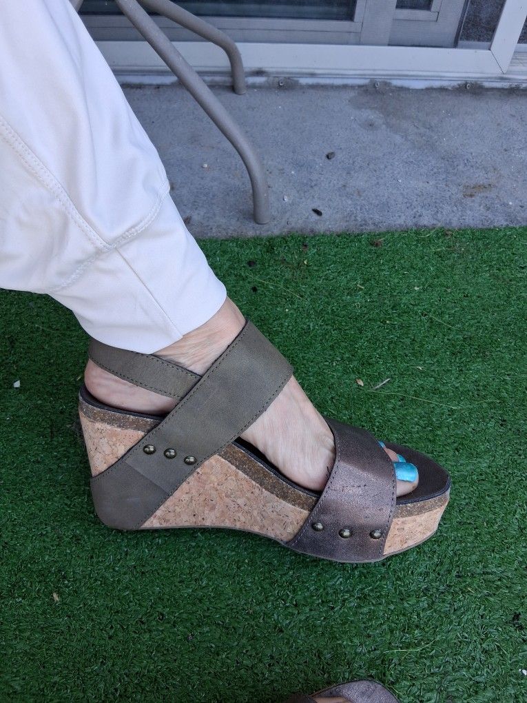 Sugar Strappy Wedge Shoes Sz 7.5