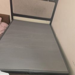 📢 Bedroom Set for Sale – $1200 (Hartford, CT)

Selling a beautiful NEARLY NEW bedroom set that includes:

🛏️ 1 brown bed frame
🪑 1 nightstand
🪞 1 
