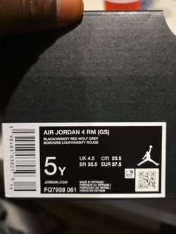 Boys Jordan 4's size 5y