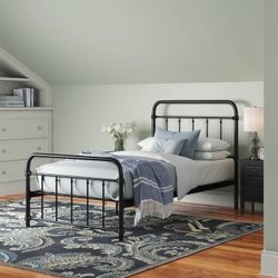 Matheney Metal Platform Bed (Twin)