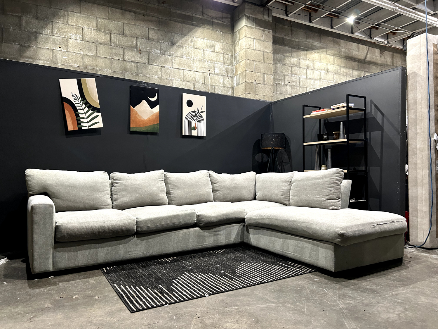 Beautiful Refurbished ๐งผ Sectional Couch with Chaise - Delivery Available!