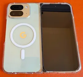 Pixel 10 Pro FOLD (Green ☘️) • 512 GB • UNLOCKED 🔐 • Like New   (Price Firm)