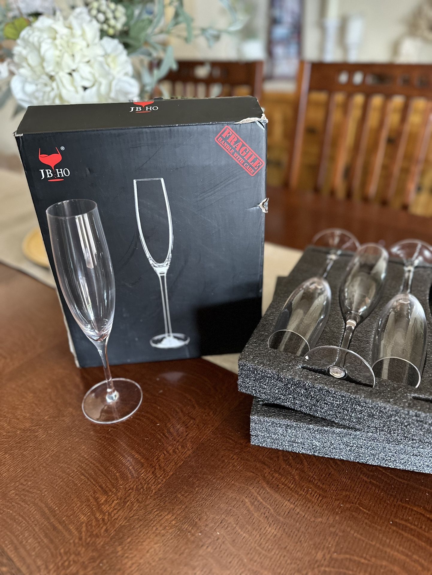 Champagne glasses – elegant flutes