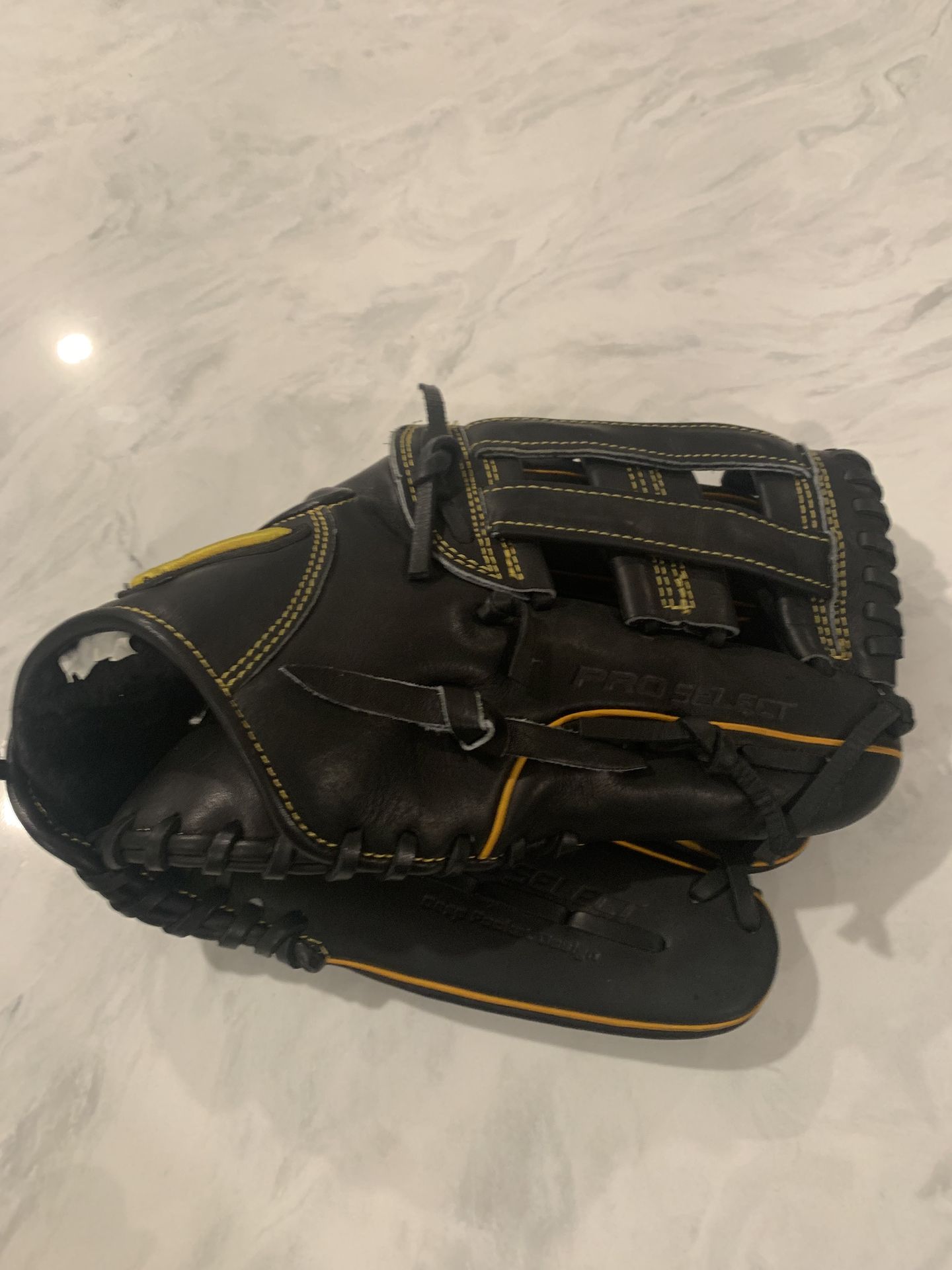 Mizuno 12in baseball glove