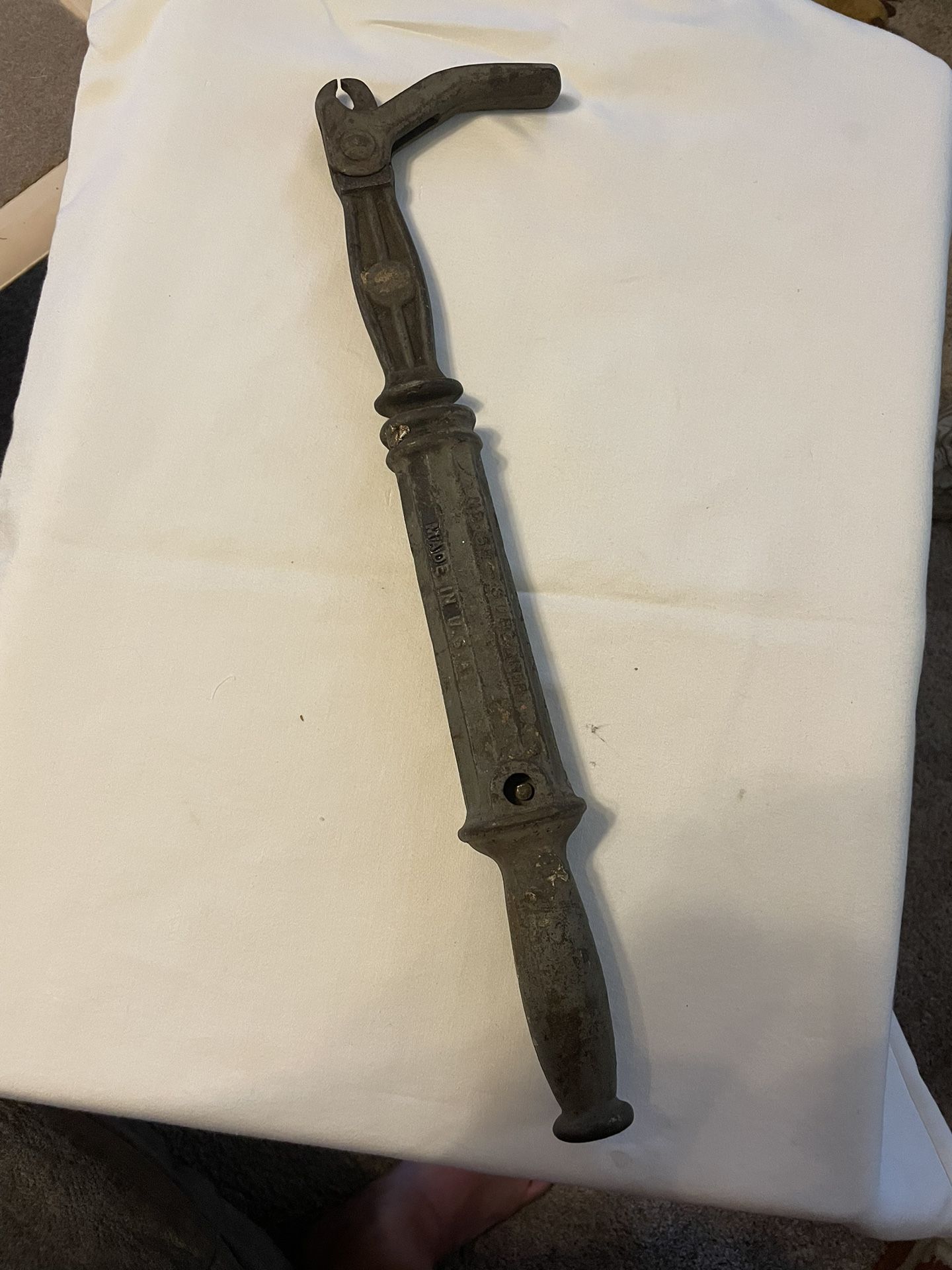 Vintage Crescent Bridgeport No. 56 Suregrip blue nail puller tool