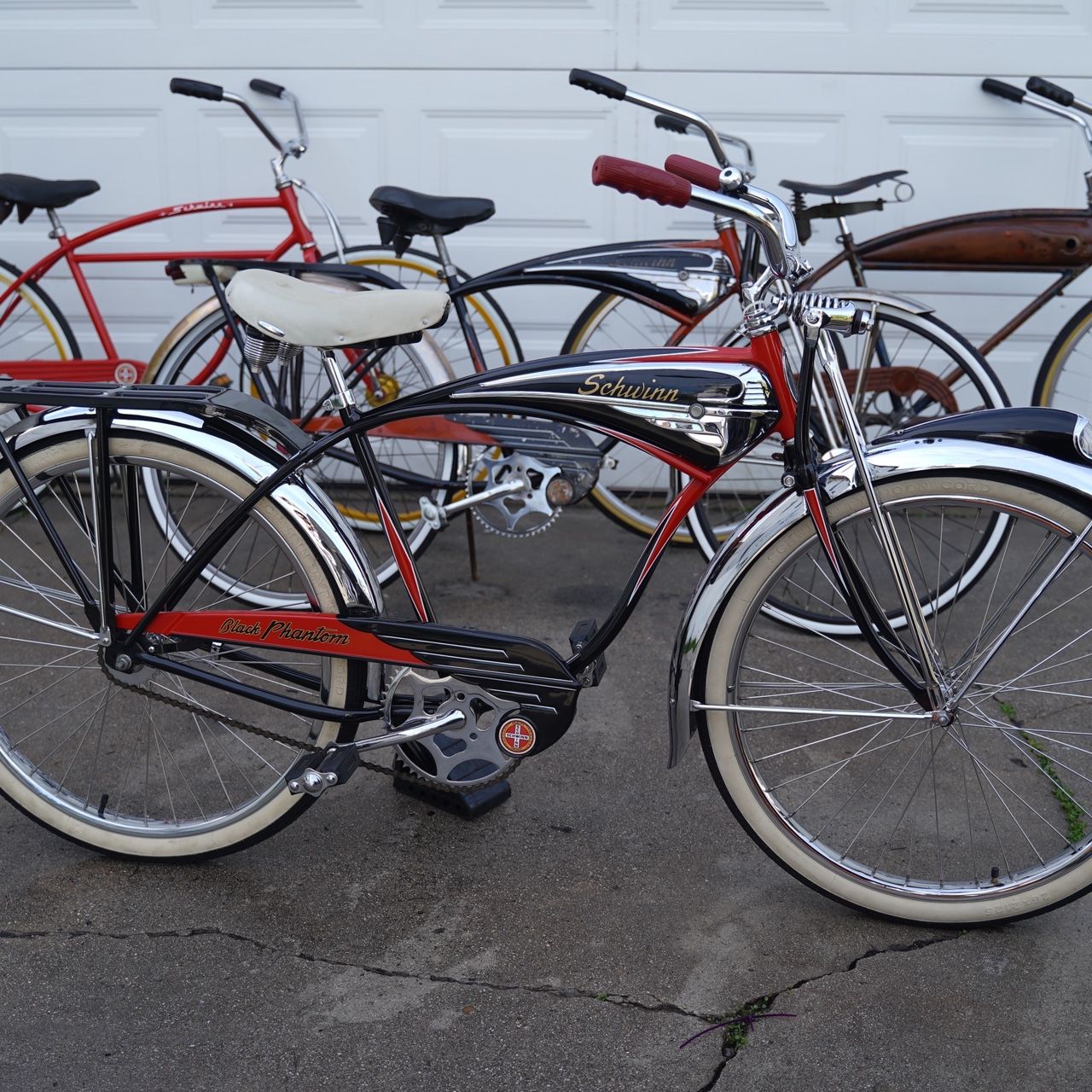 Schwinn Black Phantom 1952 for Sale in Long Beach CA OfferUp