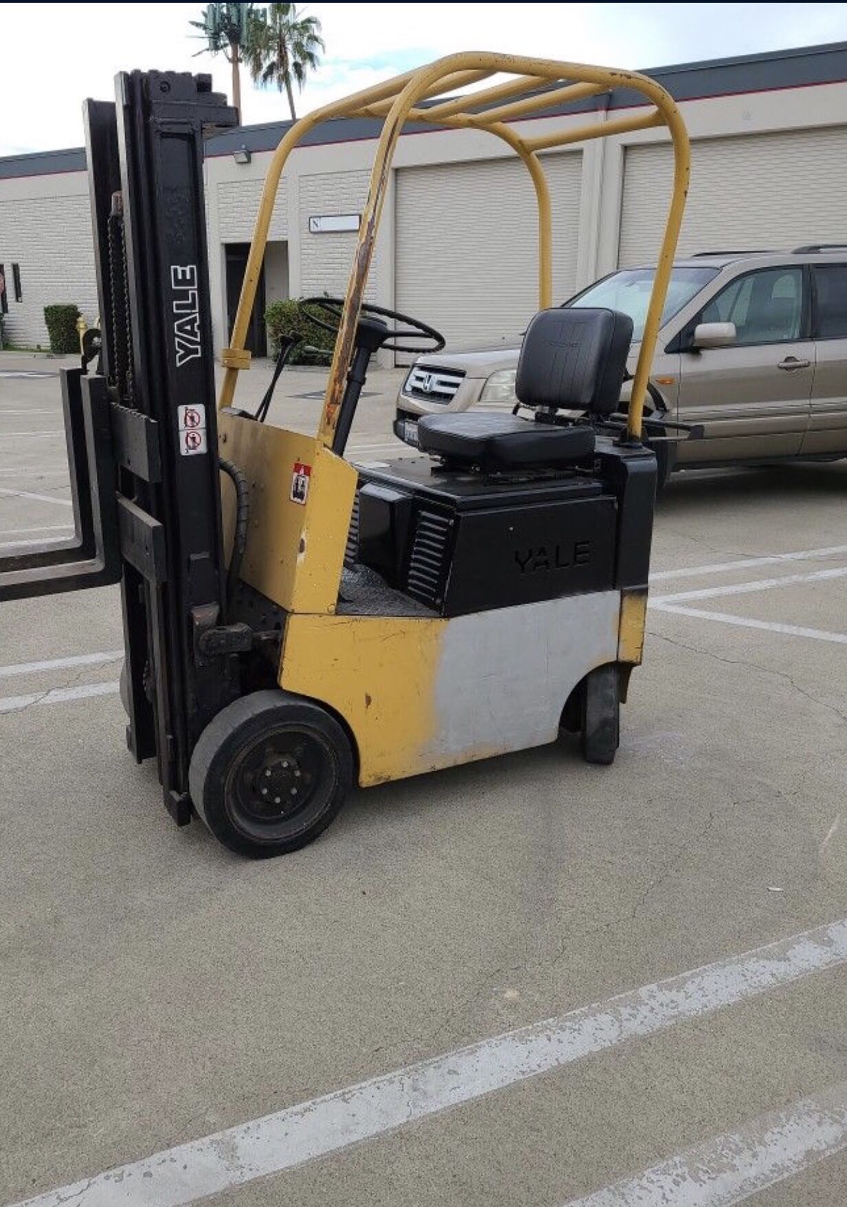 Yale Forklift G82C 3000 Lbs Lift Capacity