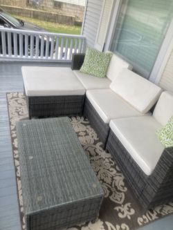 Almost New Wrinkle And Fade free —-Sectional With Outdoor Rug…6 Hours Install Or $300 And