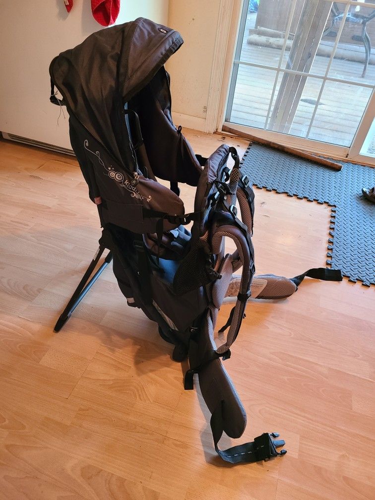TRAVEL HIKING BACKPACK