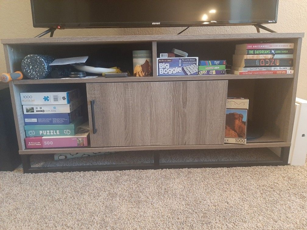 TV stand / entertainment center