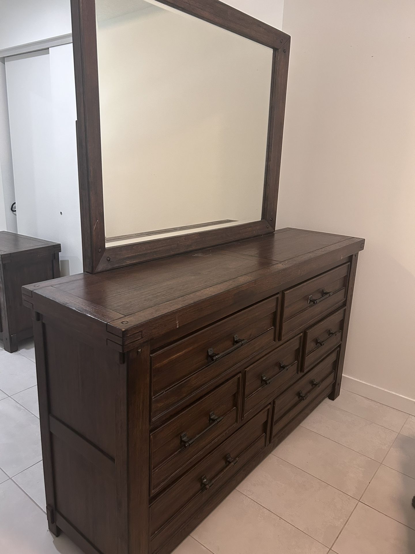 Dresser With mirror
