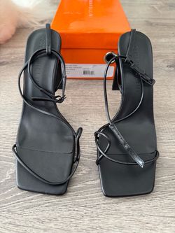 Billini Black Strappy Block Heel Sandals Size: 9W