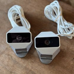 2 xfinity security cameras