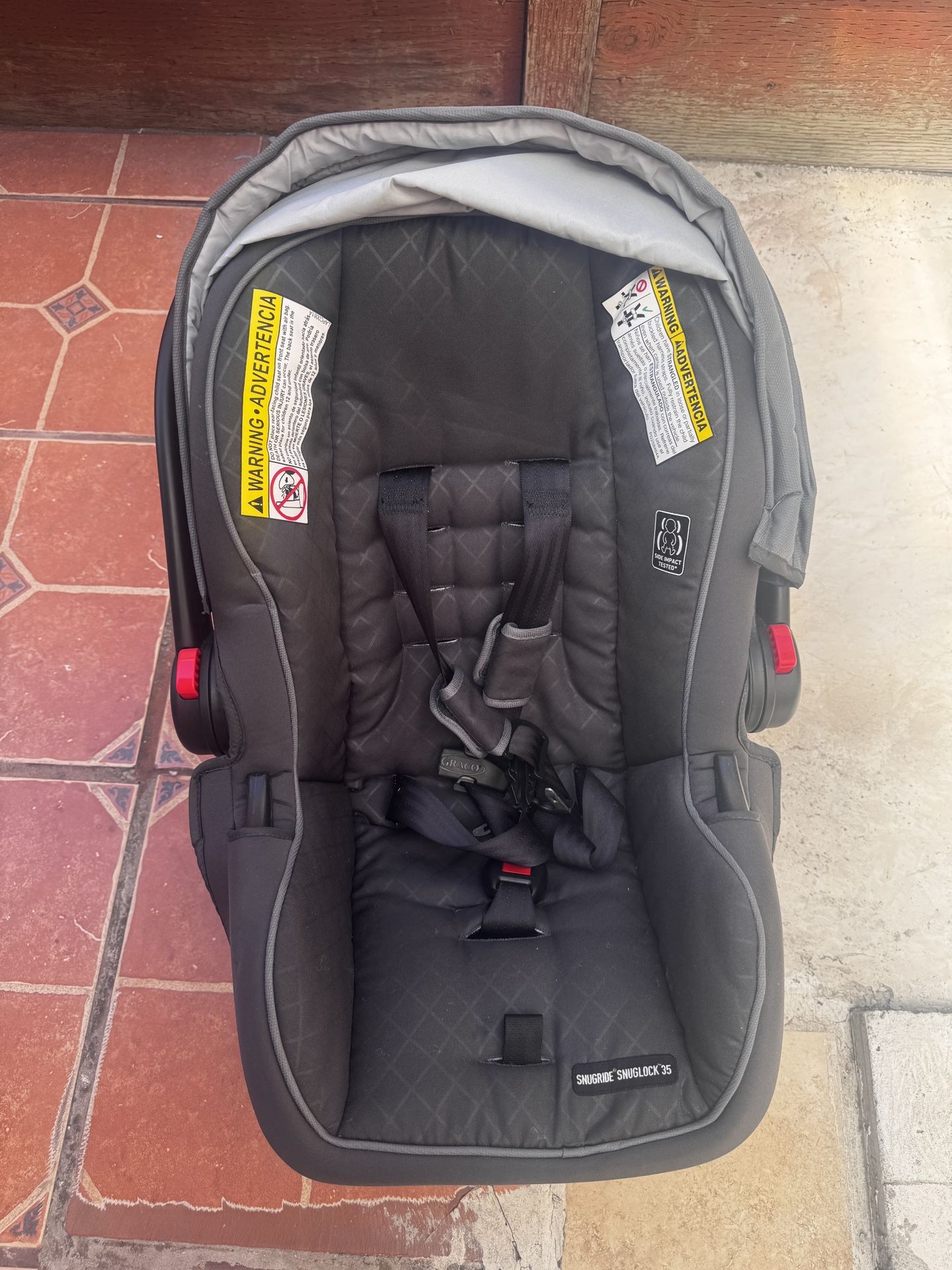 Graco SnugRide SnugLock 35 Infant Car Seat – Great Condition