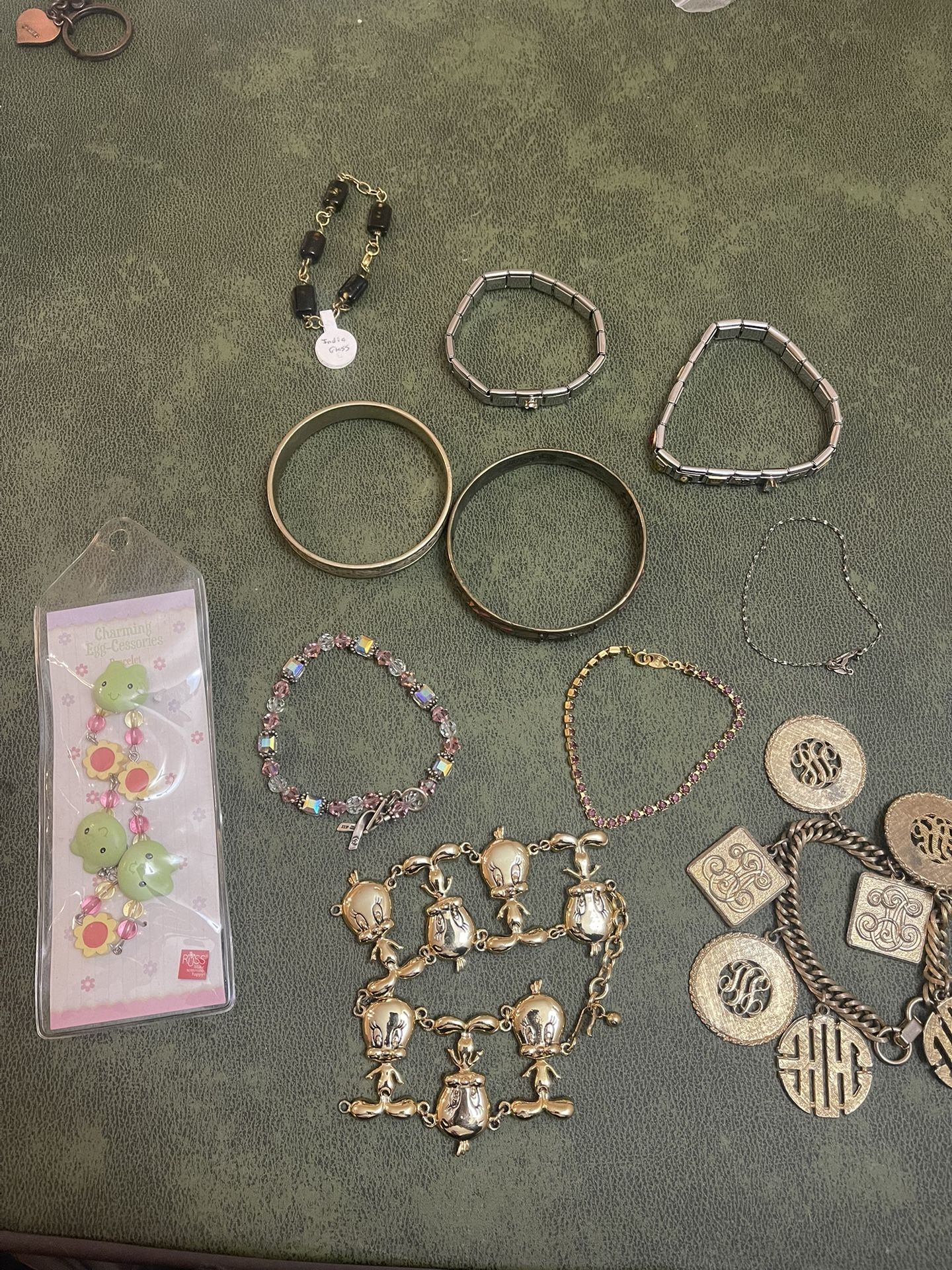 Cool Lot Of Vintage Bracelets