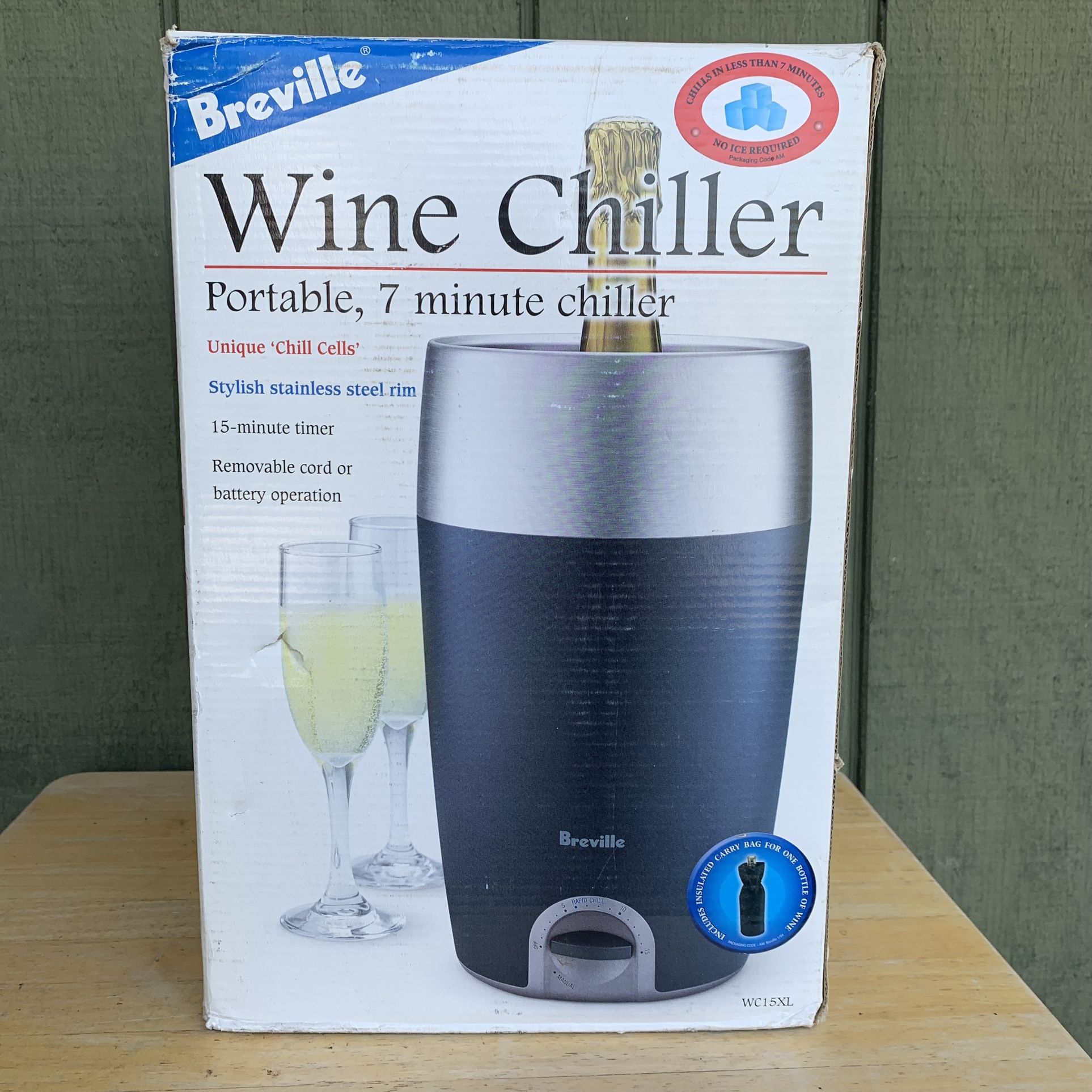 Breville Wine Chiller w/ Insulated Carry Bag WC15XL Chills in less than