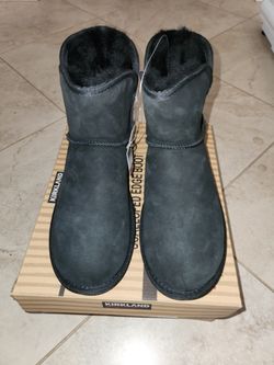 Boots black size 11 Ladies