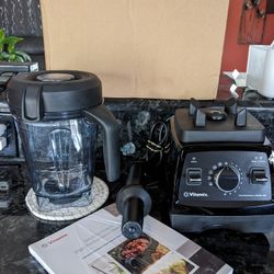 SOLD Vitamix Professional Series 750 Blender