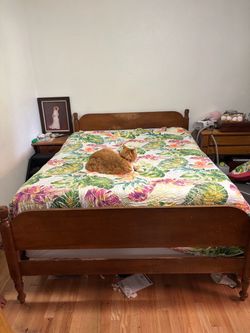 Double bed with or without mattress