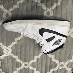 Jordan air 1  mid