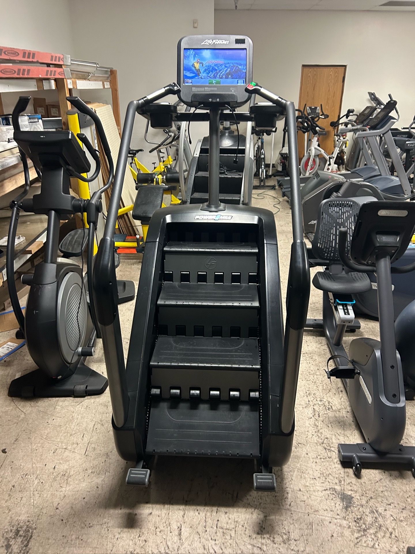 Life fitness powermill climber