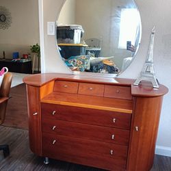 Storage vanity with mirror