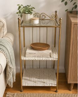 Gold shelf