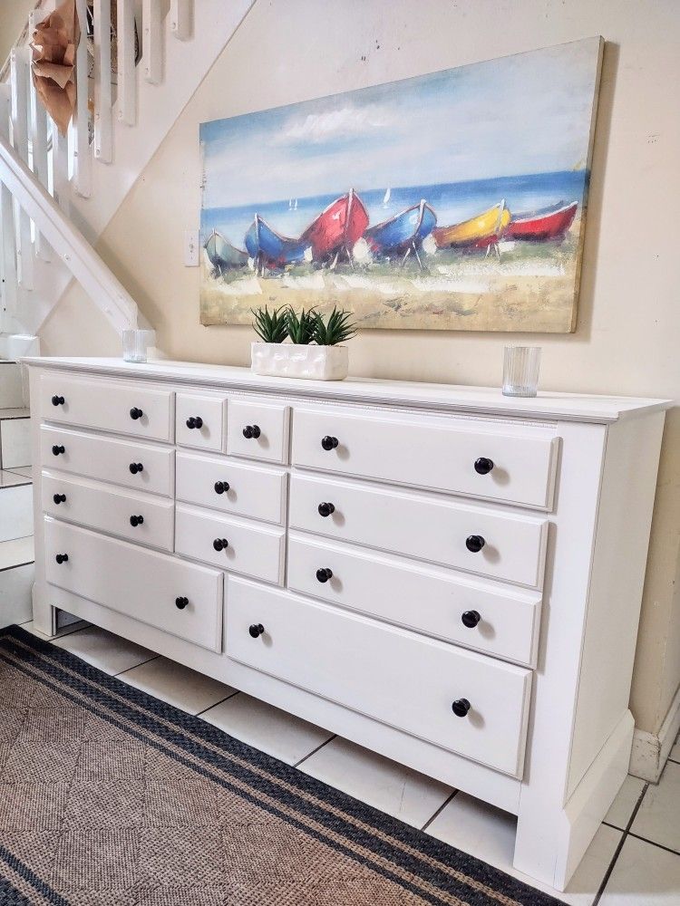 WHITE DRESSER WOOD 8 DRAWERS DELIVERY AVAILABLE 