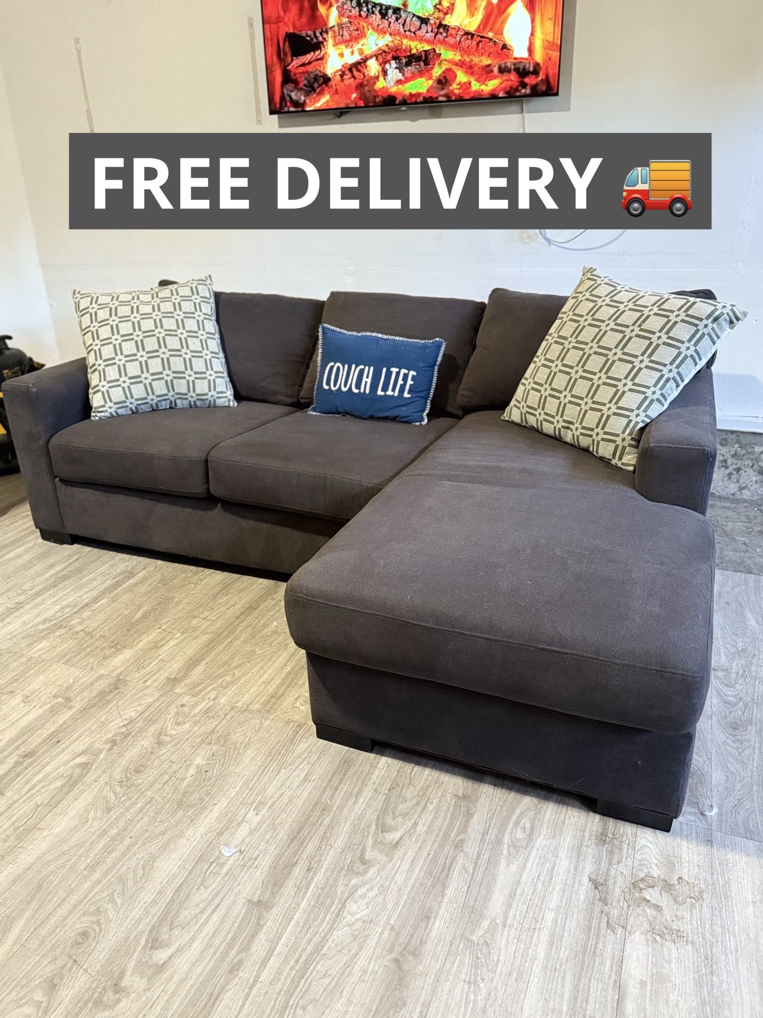 Gray Stanton Sectional Couch 🛋️- FREE DELIVERY 🚚