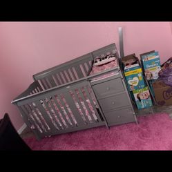 Crib / Changing Table 