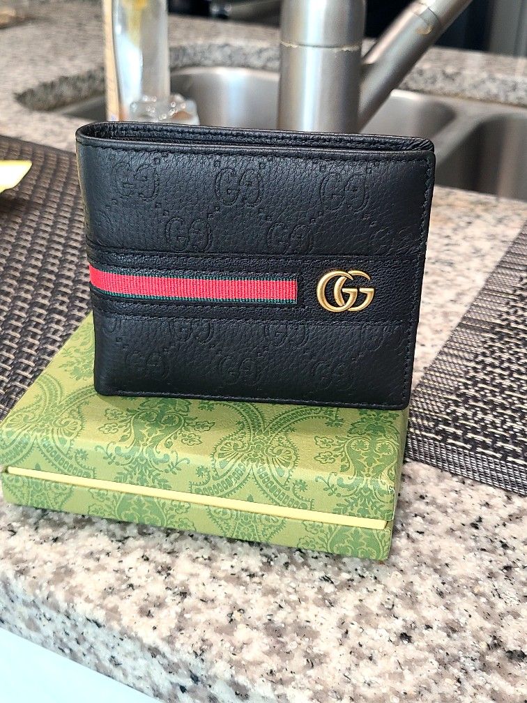Gucci Leather Wallet New