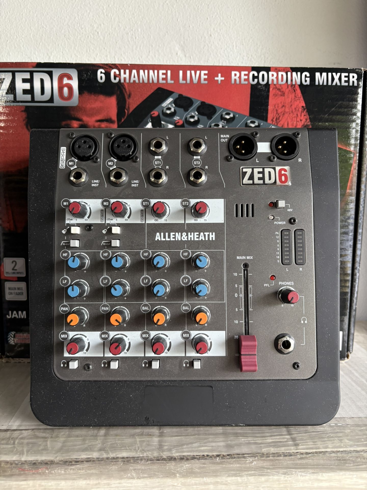 Mixer / Allen & Heath ZED-6 Compact Analog Mixer