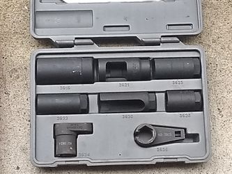 Sensor service sockets