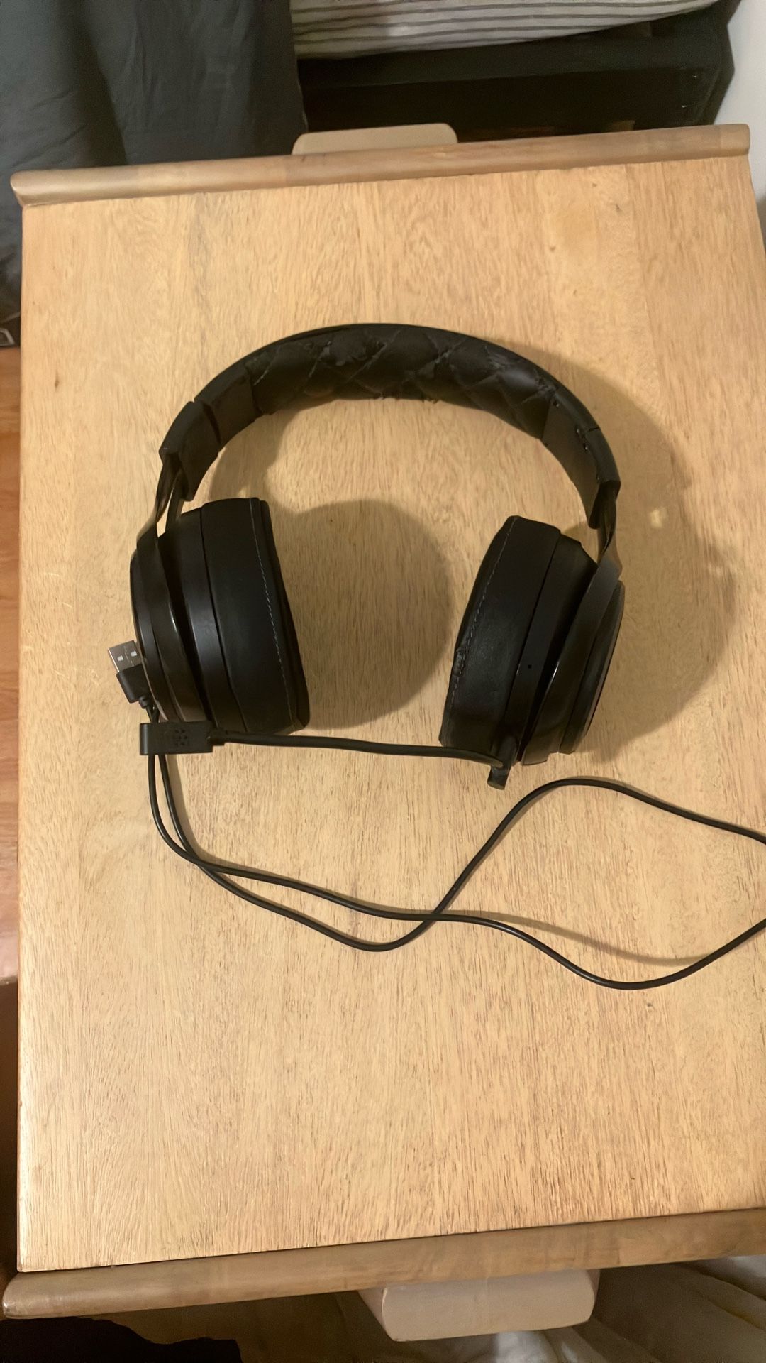 Lucid Sound Headphones With Charger And Mic