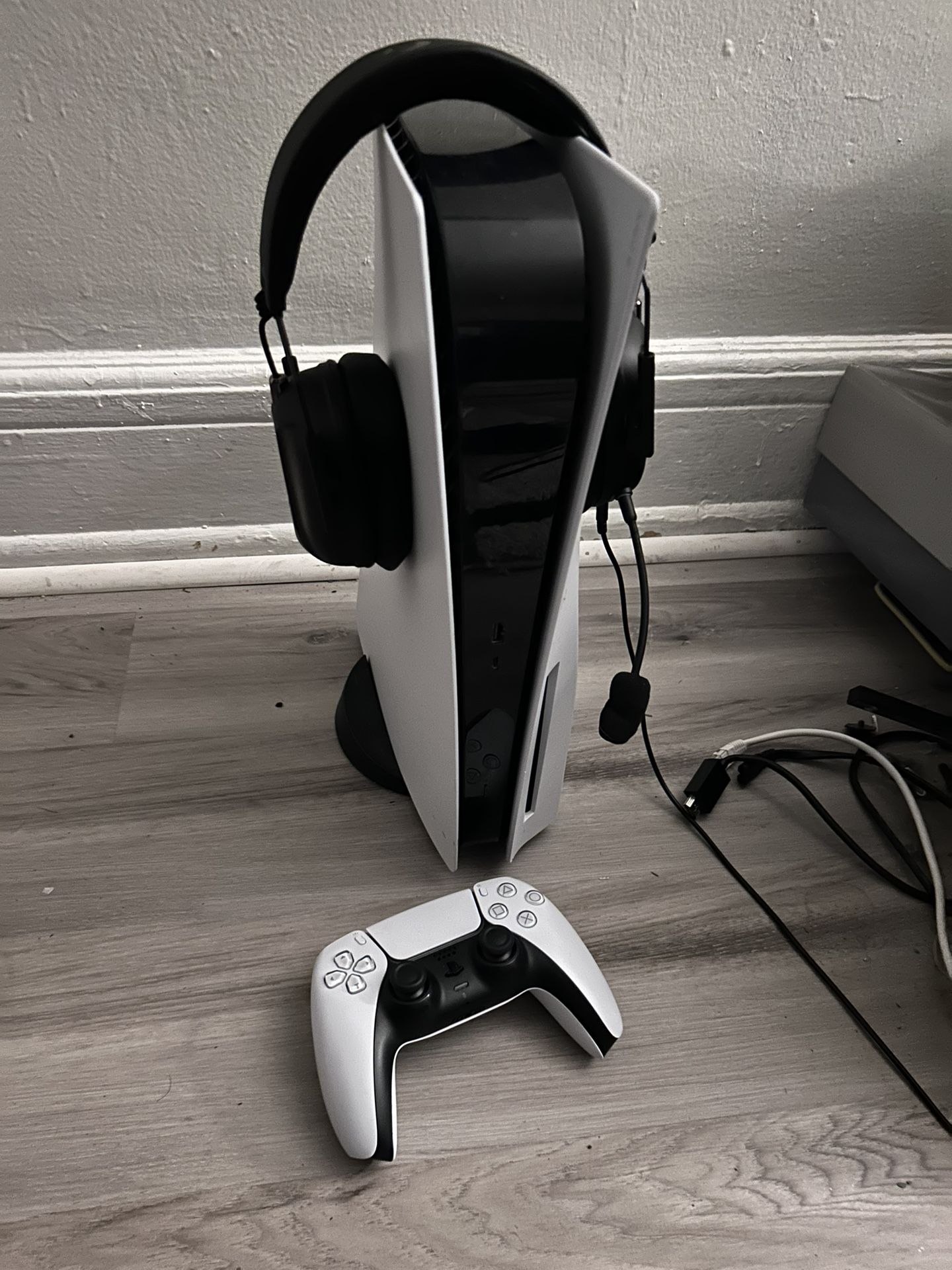 PS5 FOR SALE!!!!! VERY CHEAP, GET IT IN TIME FOR GTA 6!!!