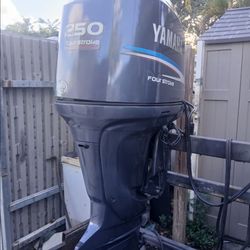 Pair of 250hp Yamaha Four Stroke Engines