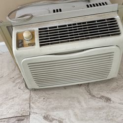 6,000 BTU Air Conditioner 
