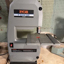 Ryobi BS 900 Bandsaw. Includes 3 Blades for Sale in Portland OR