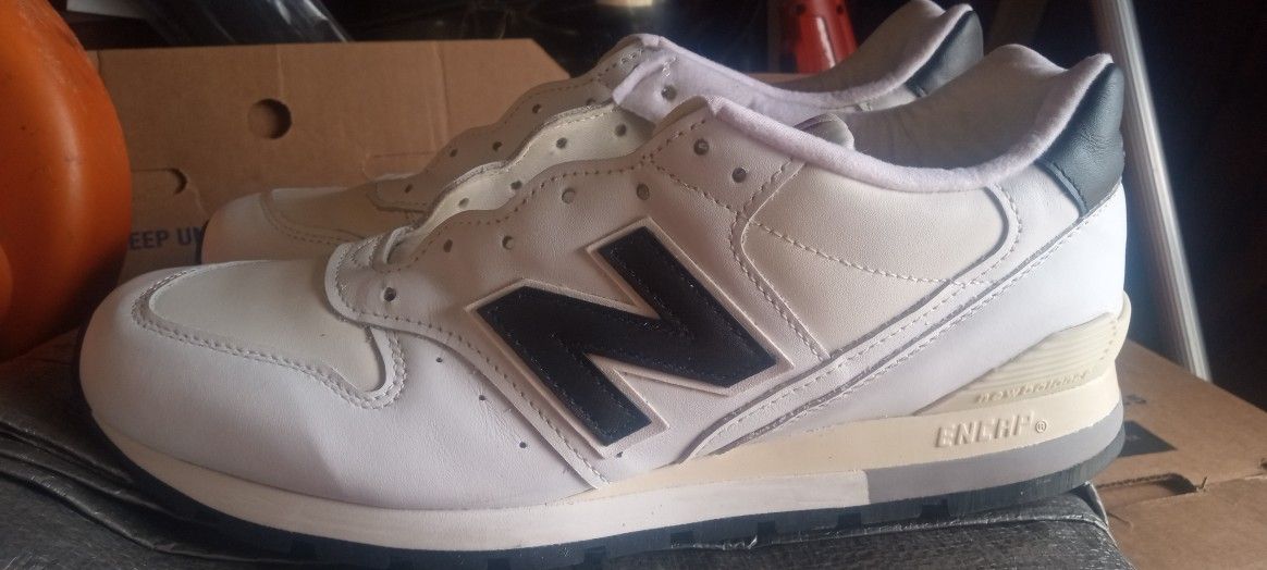 New Balance 996 Brand New Size 10;